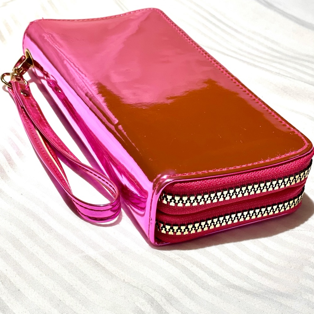 VTG Barbie’s Patent Leather Clutch Wristlet wallet